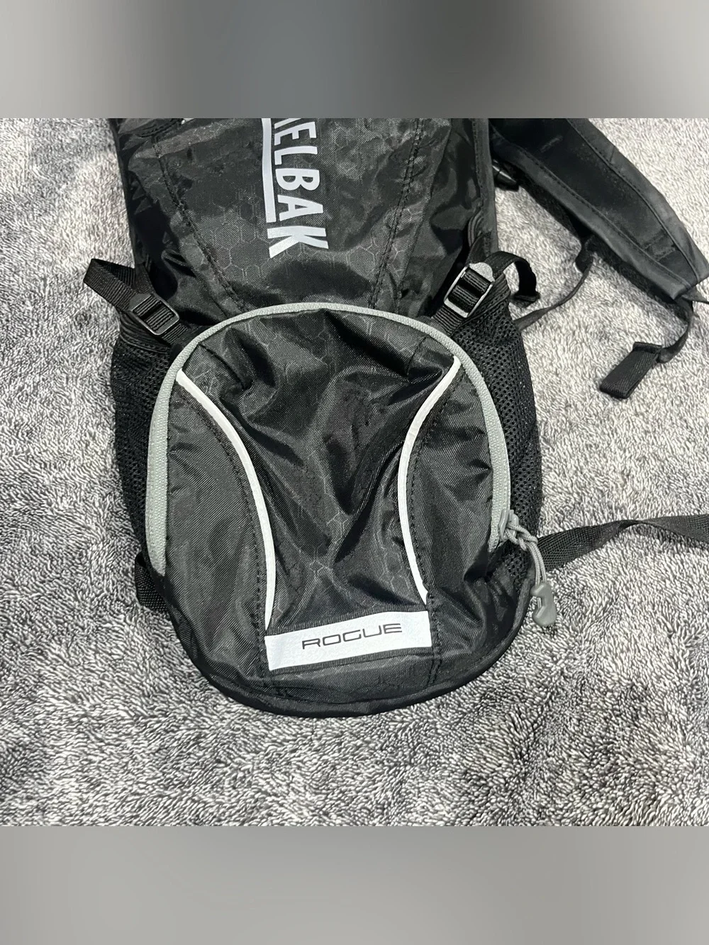 CamelBak Rogue Hydration Pack, Black/Graphite, Water, Hiking